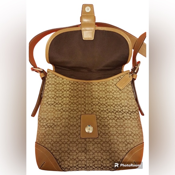 Authentic Coach Signature Jacquard Classic Two-Tone Tan Duffle Crossbody Bag - Picture 3 of 9